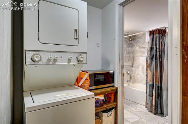 3025 N Institute Street