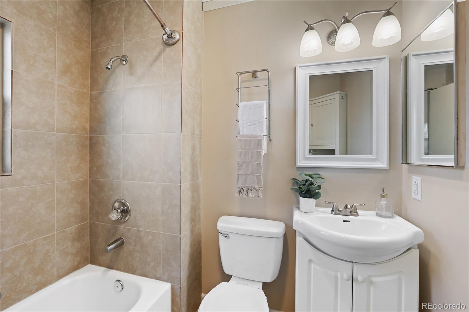 3633 Ian Point Terrace