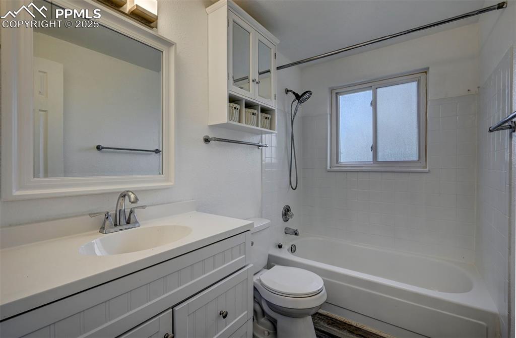 2122 Calle Fontana