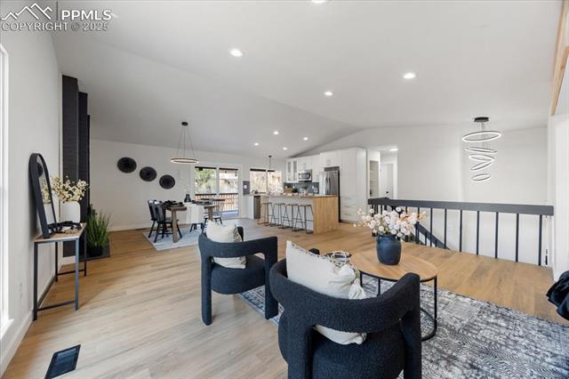 2604 E SERENDIPITY Circle