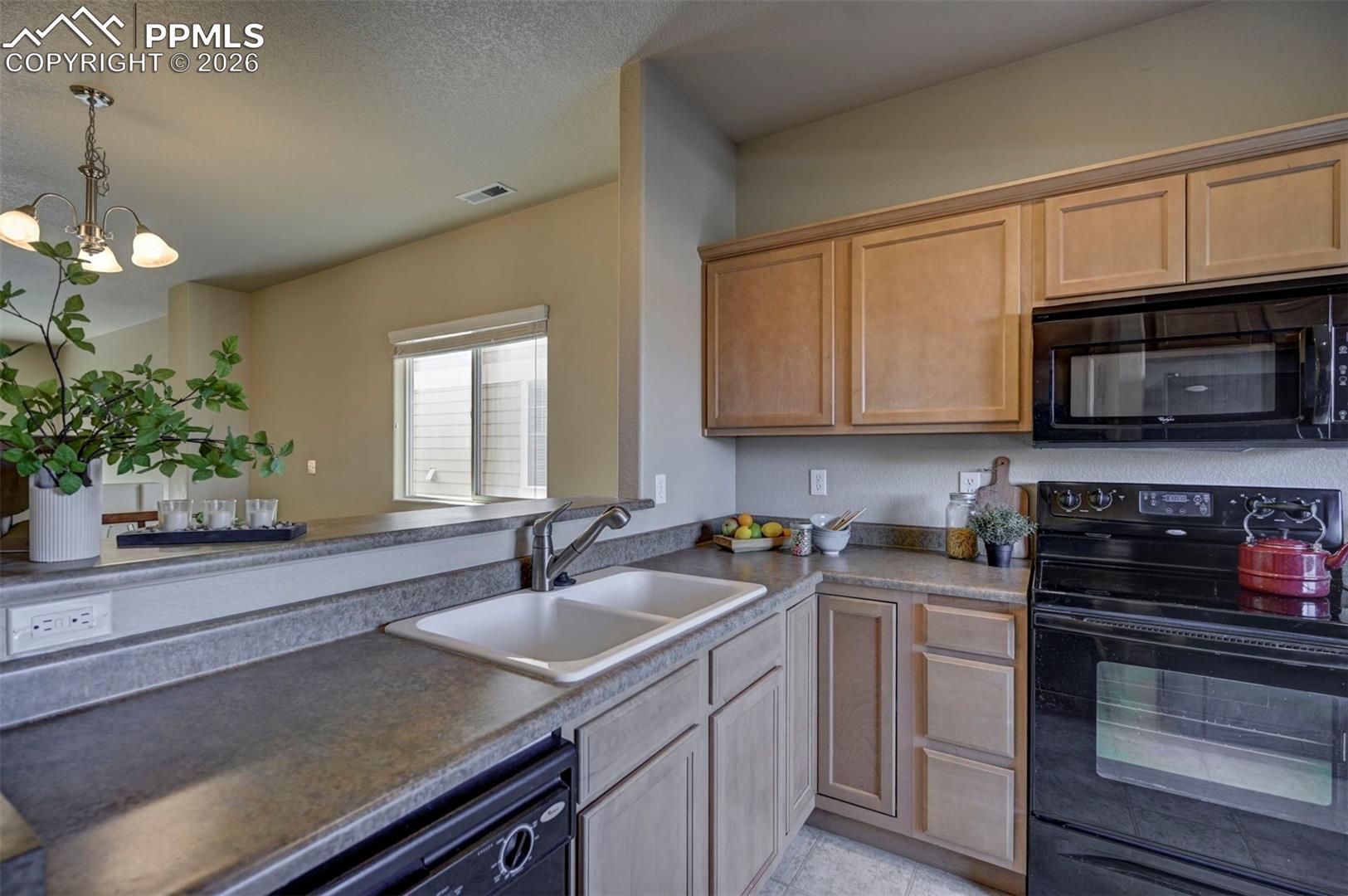 5653 Saint Patrick View