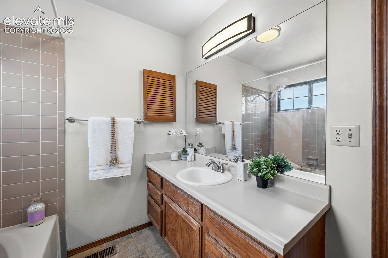 3215 Bunker Hill Drive
