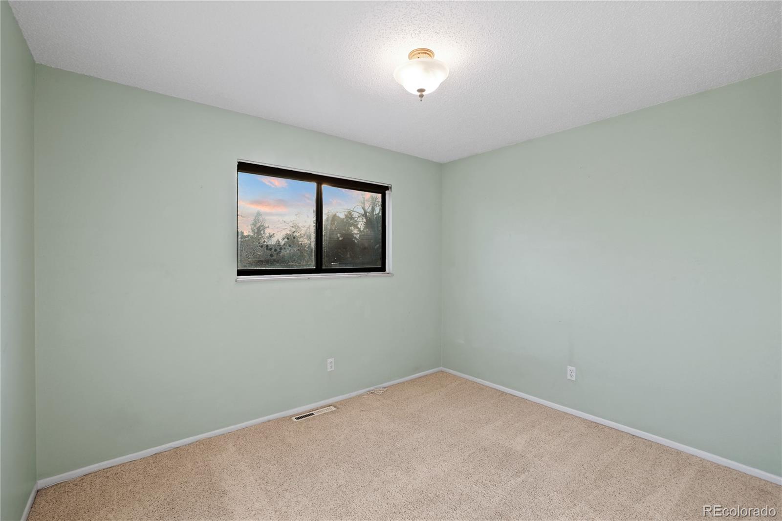 1085 Wagon Wheel Avenue