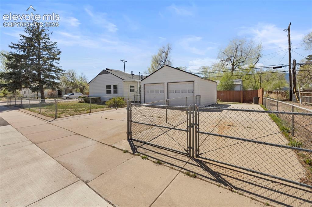 1224 Falcon Avenue