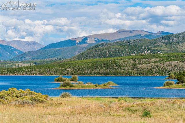 912 Meadow Creek Drive