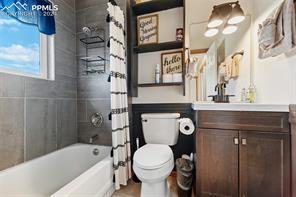 912 Meadow Creek Drive