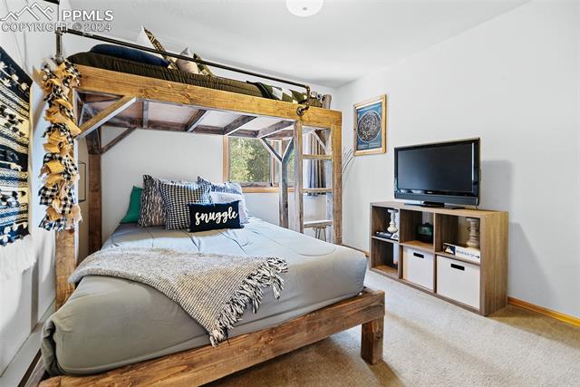 912 Meadow Creek Drive