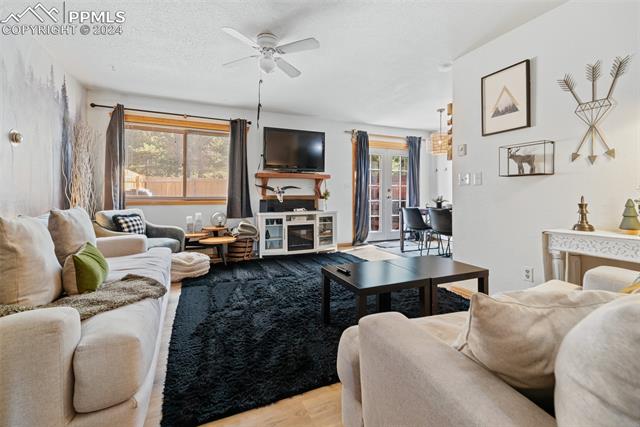 912 Meadow Creek Drive