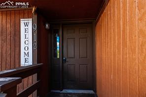 912 Meadow Creek Drive