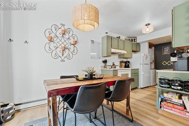 912 Meadow Creek Drive