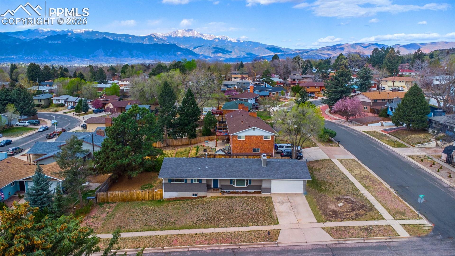 2122 Sussex Lane