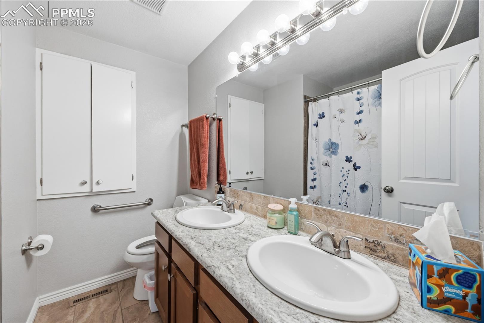 2122 Sussex Lane