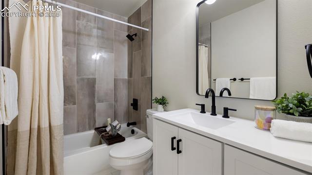 5560 Saddle Rock Road