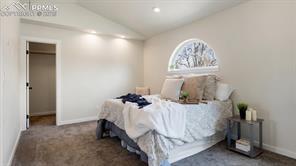 5560 Saddle Rock Road