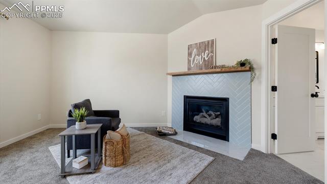 5560 Saddle Rock Road