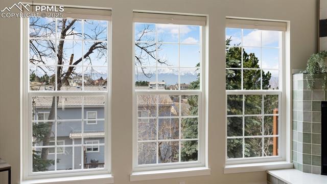 5560 Saddle Rock Road