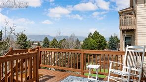 5560 Saddle Rock Road