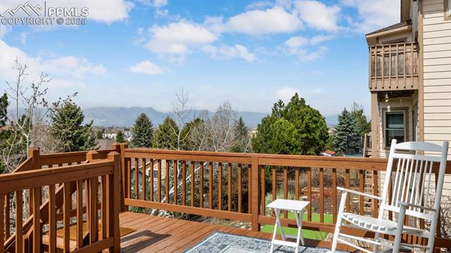 5560 Saddle Rock Road