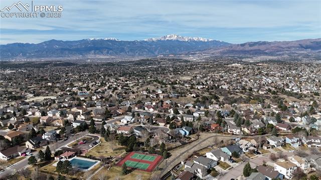 5560 Saddle Rock Road