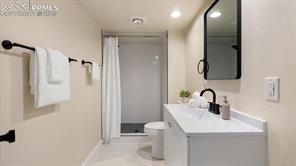 5560 Saddle Rock Road