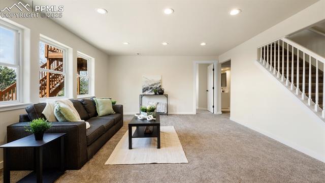 5560 Saddle Rock Road