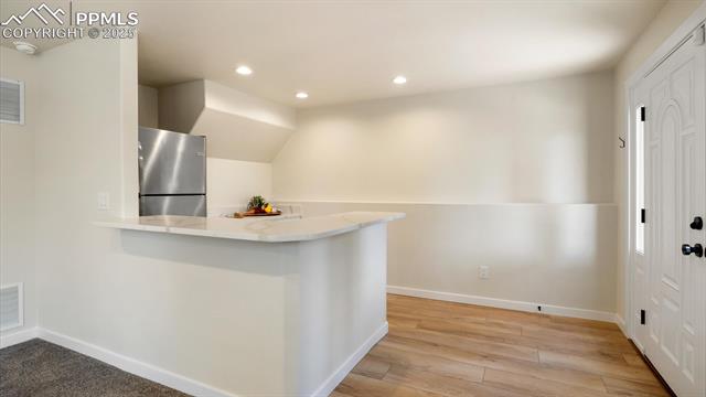 5560 Saddle Rock Road