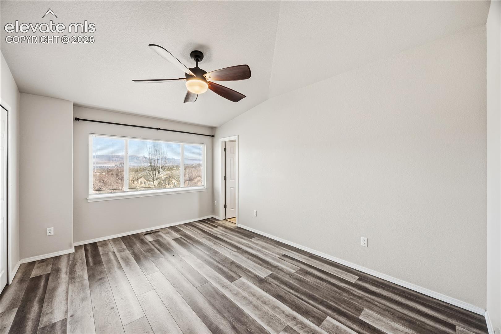 4367 Susie View
