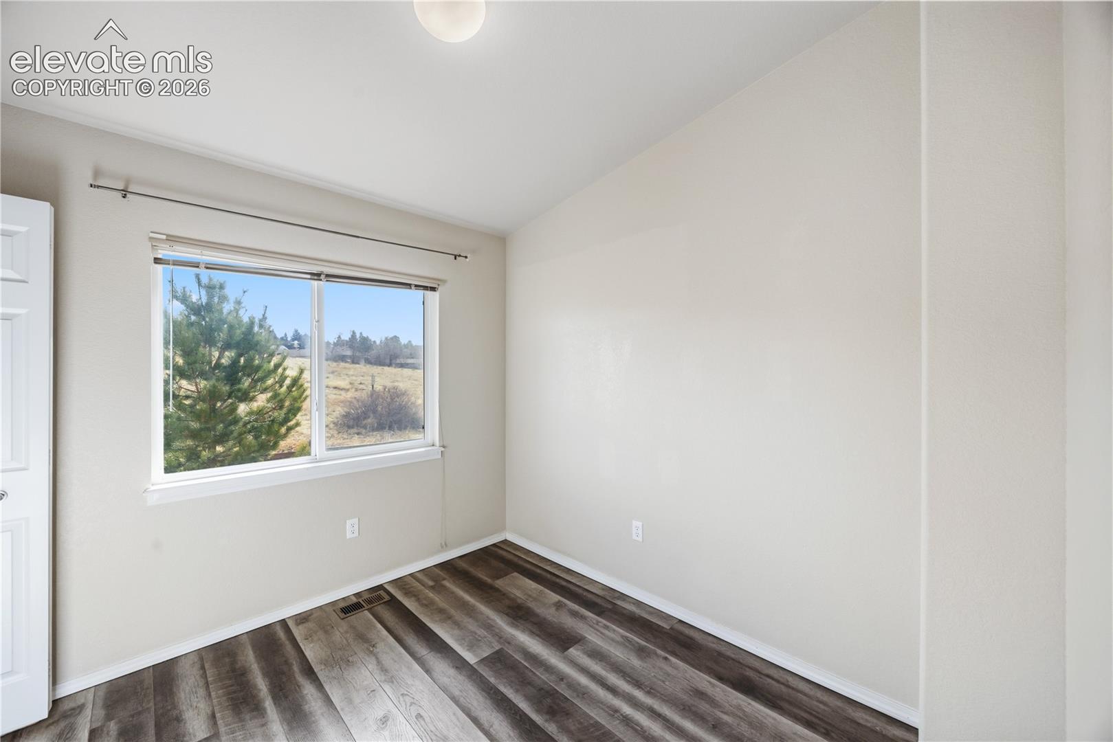 4367 Susie View