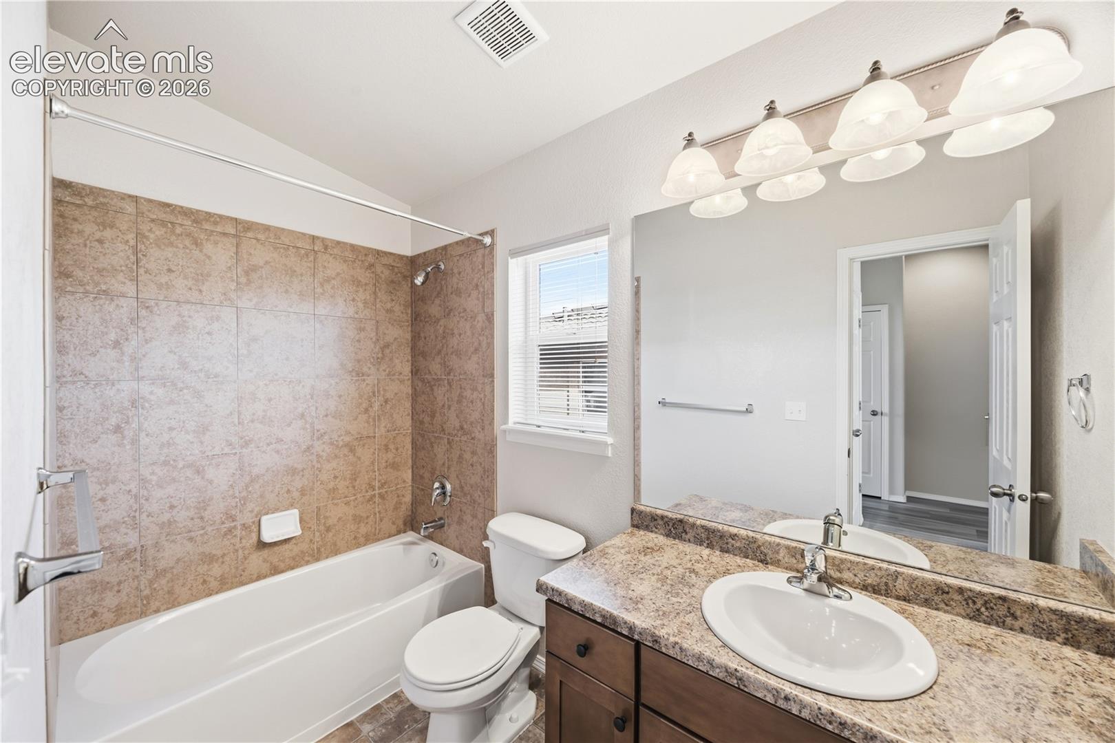 4367 Susie View