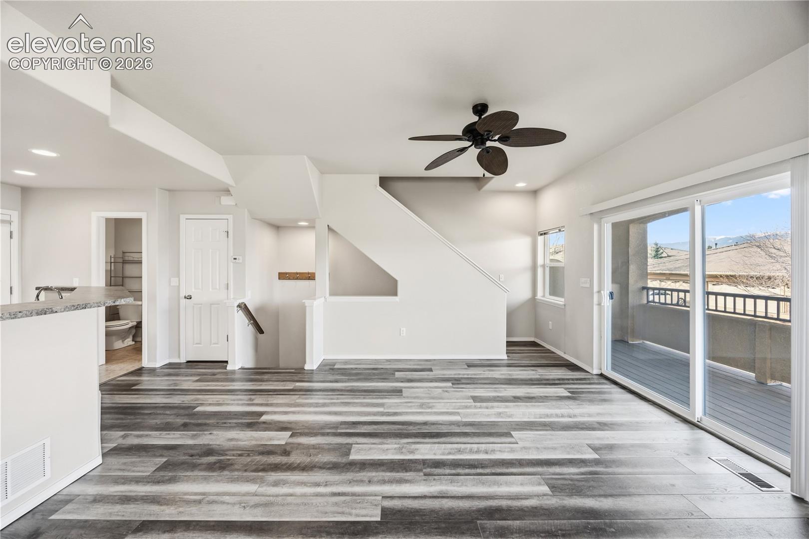 4367 Susie View