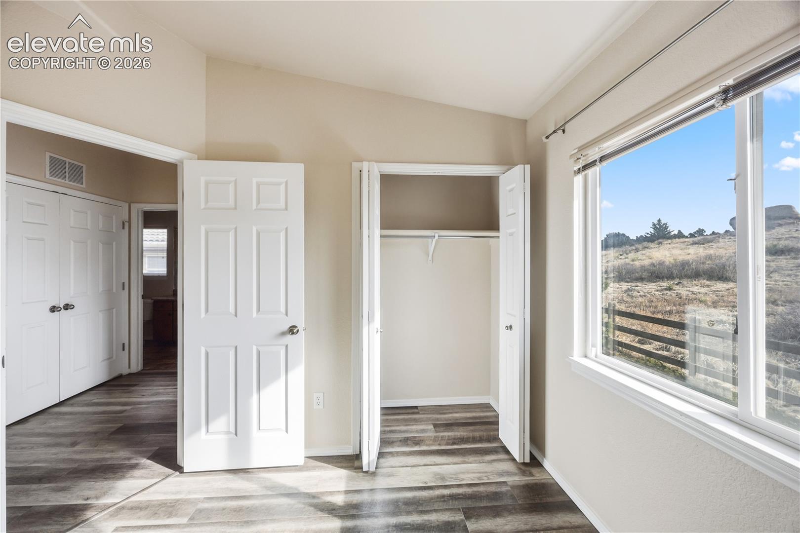 4367 Susie View