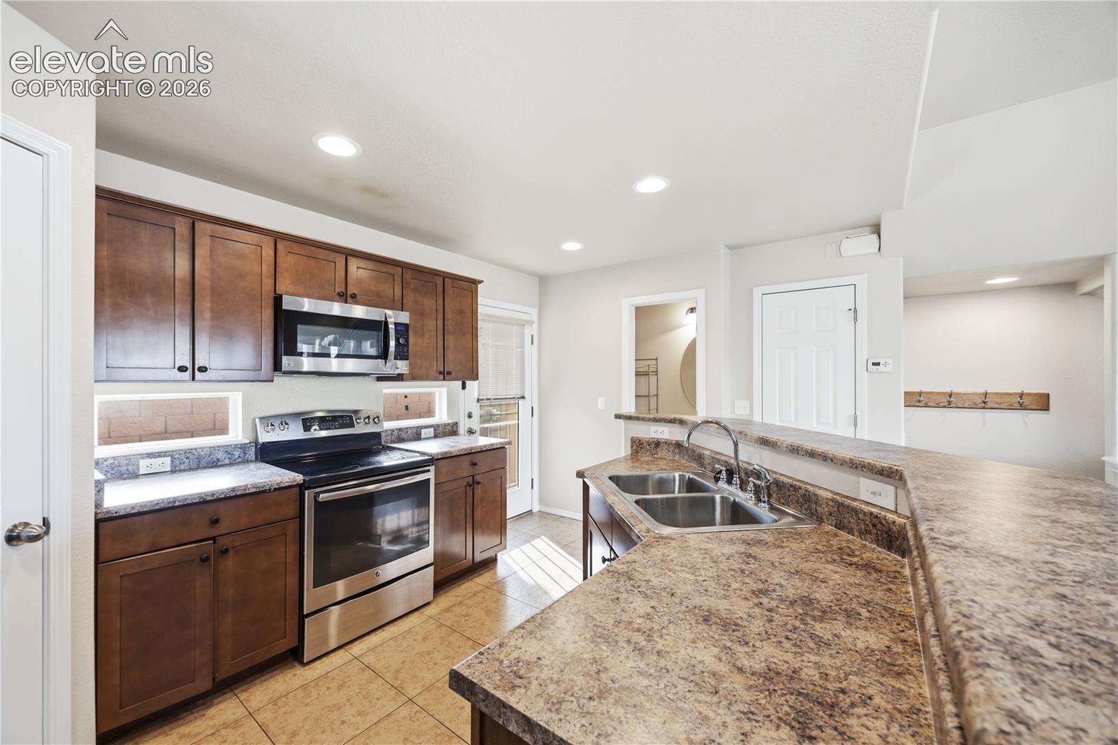 4367 Susie View