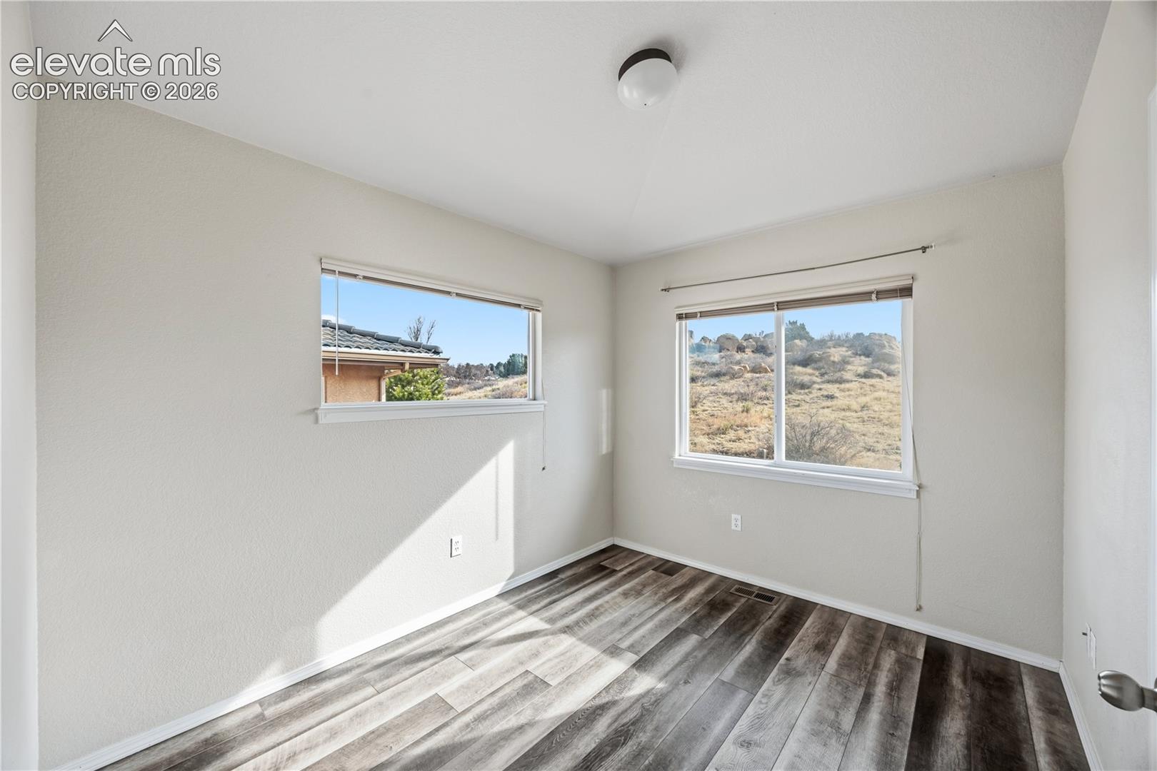 4367 Susie View