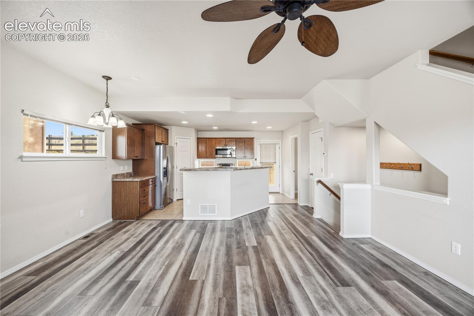 4367 Susie View