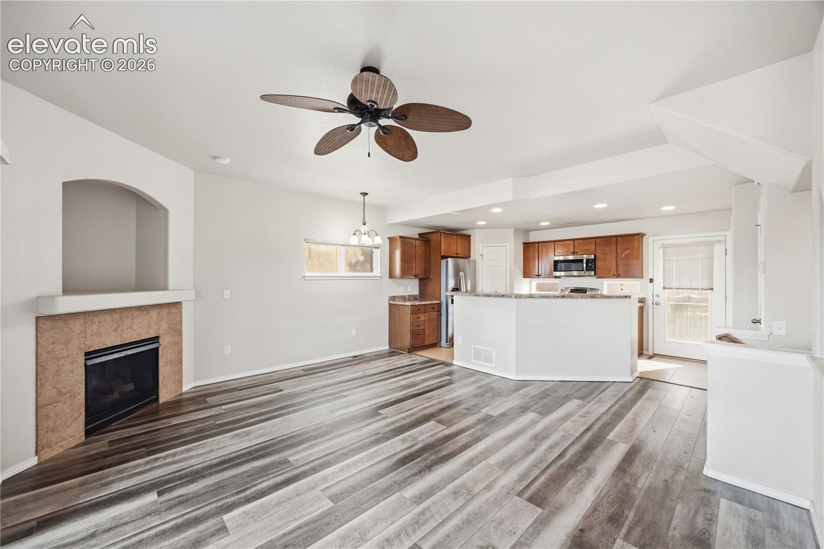 4367 Susie View