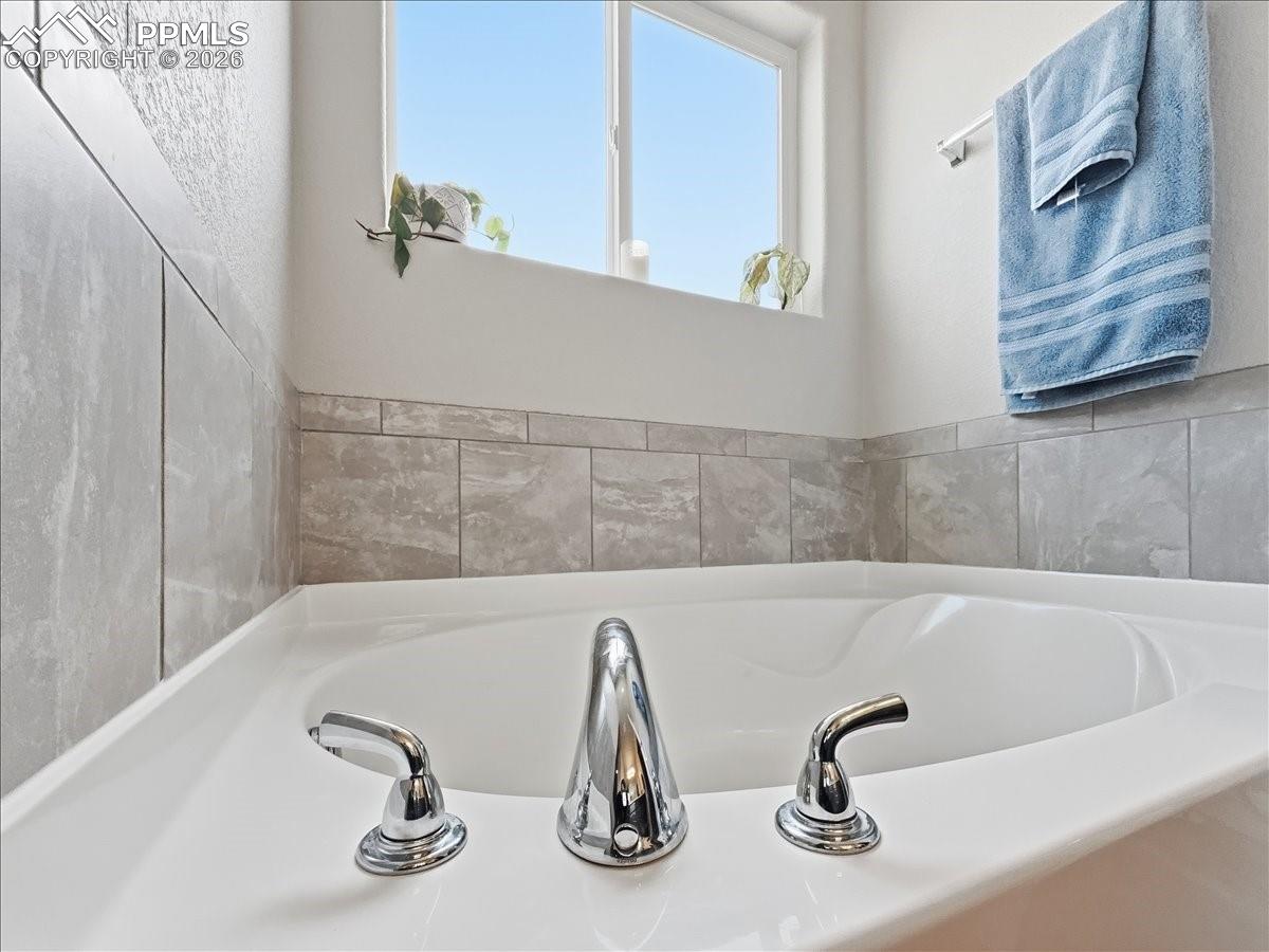 4622 Amazonite Drive