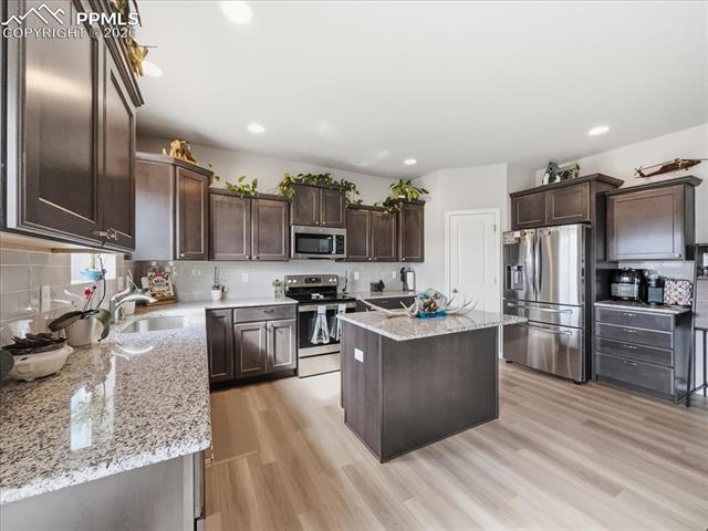 4622 Amazonite Drive
