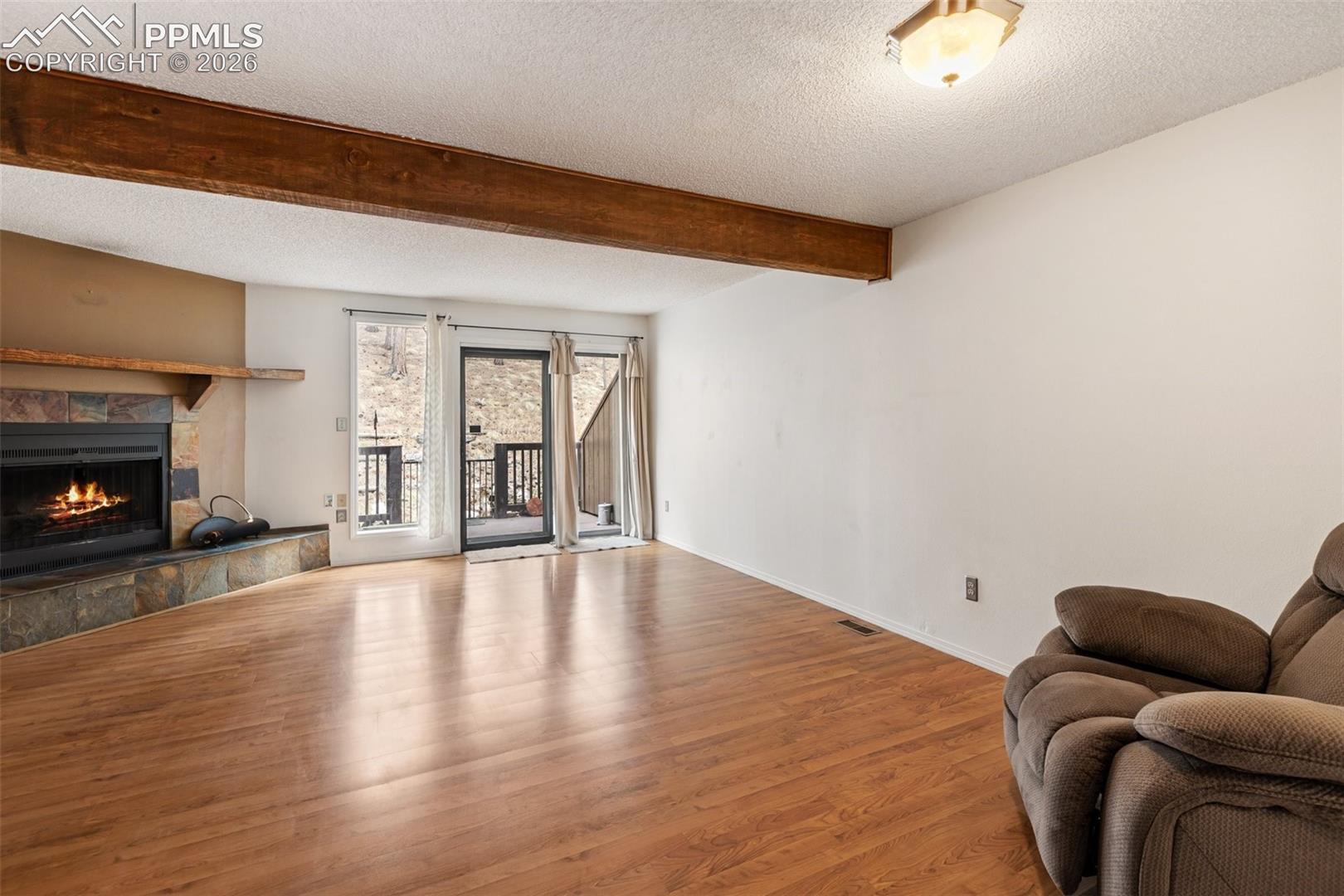 560 Manor Court Unit: C