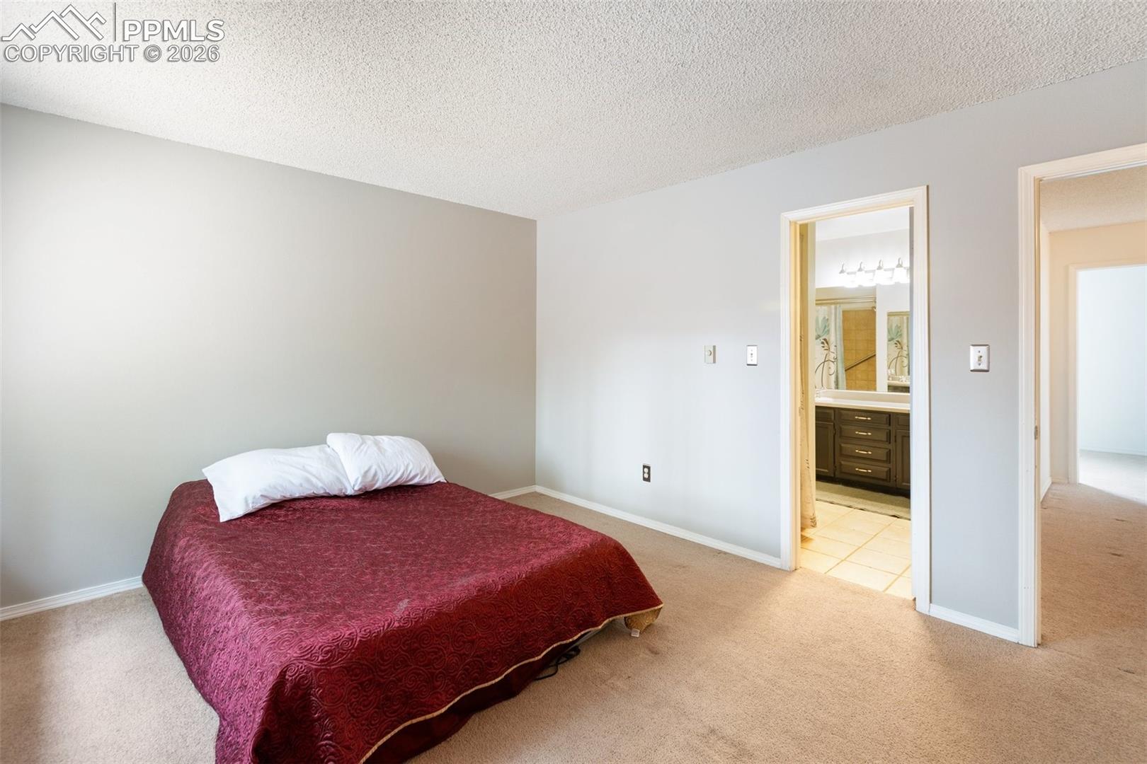 560 Manor Court Unit: C