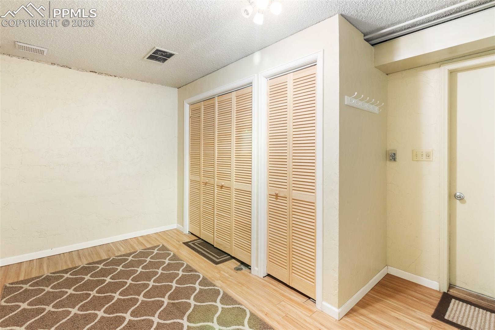 560 Manor Court Unit: C