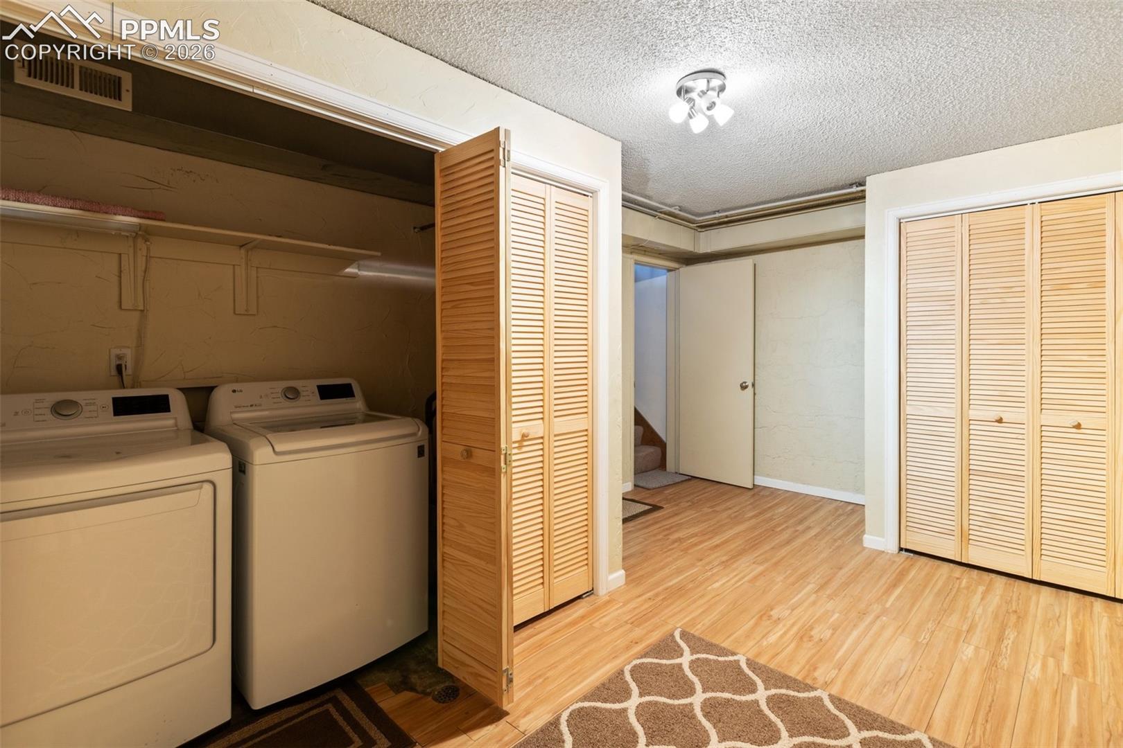 560 Manor Court Unit: C