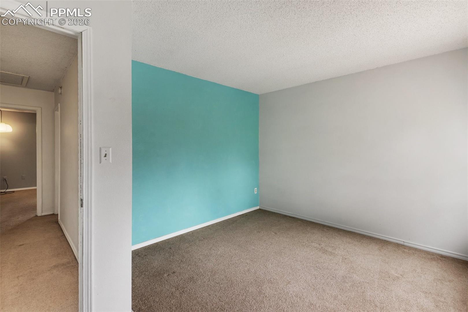 560 Manor Court Unit: C