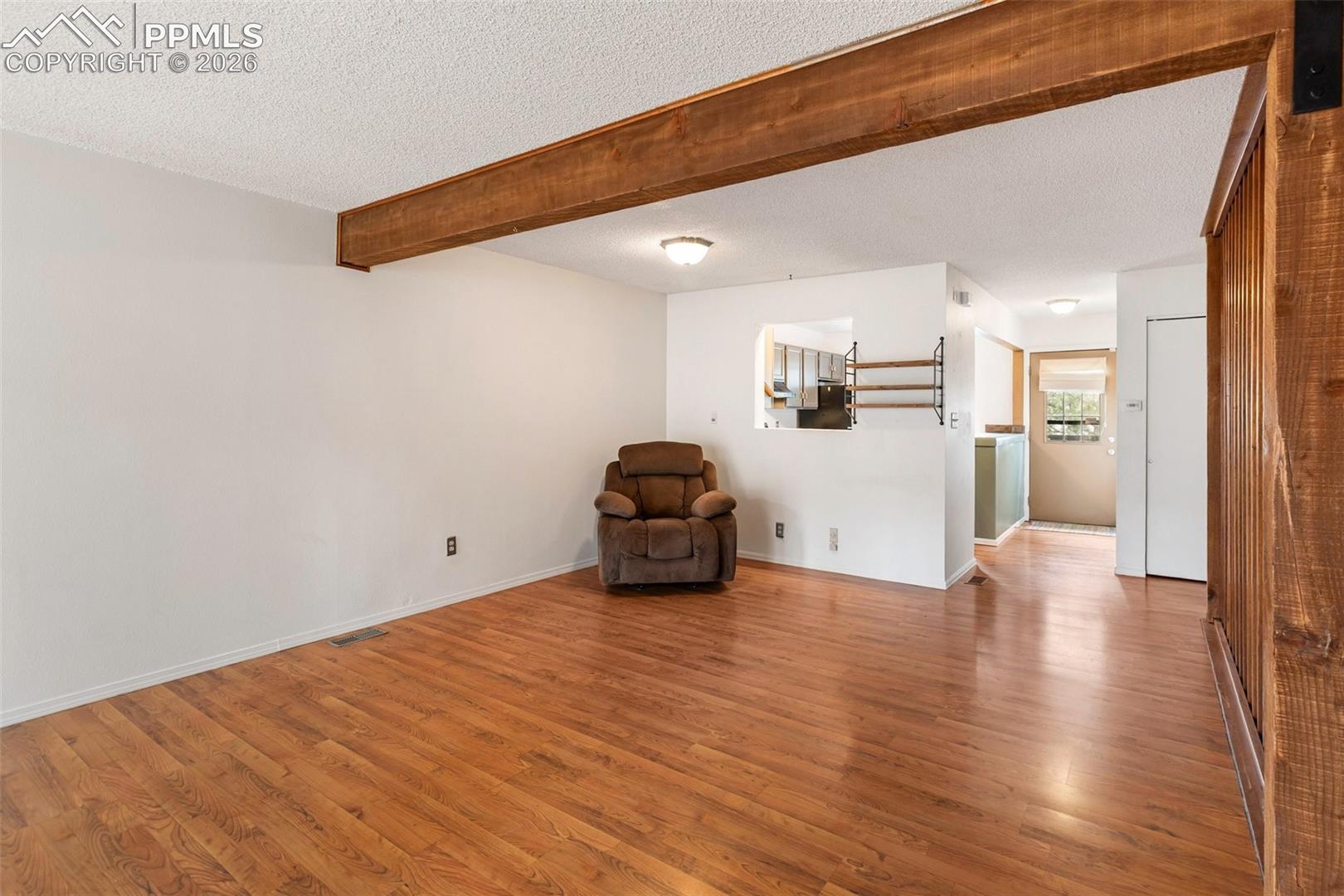 560 Manor Court Unit: C