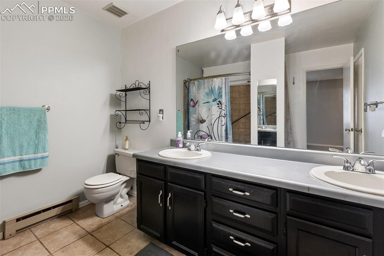 560 Manor Court Unit: C