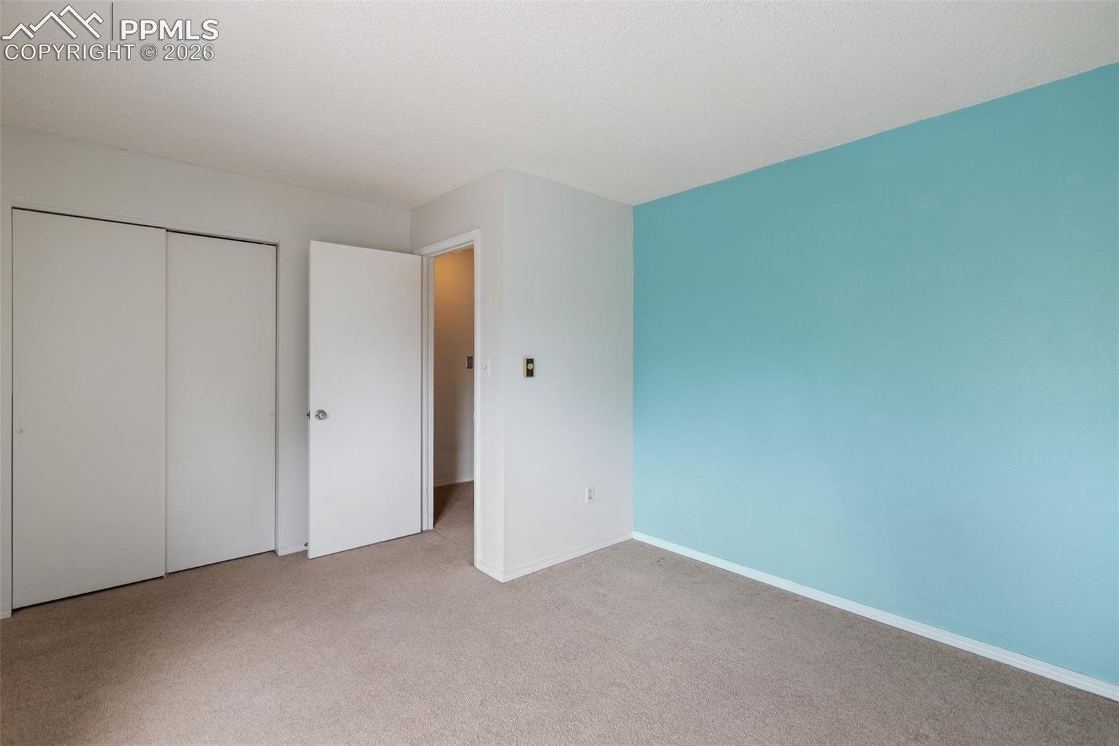 560 Manor Court Unit: C