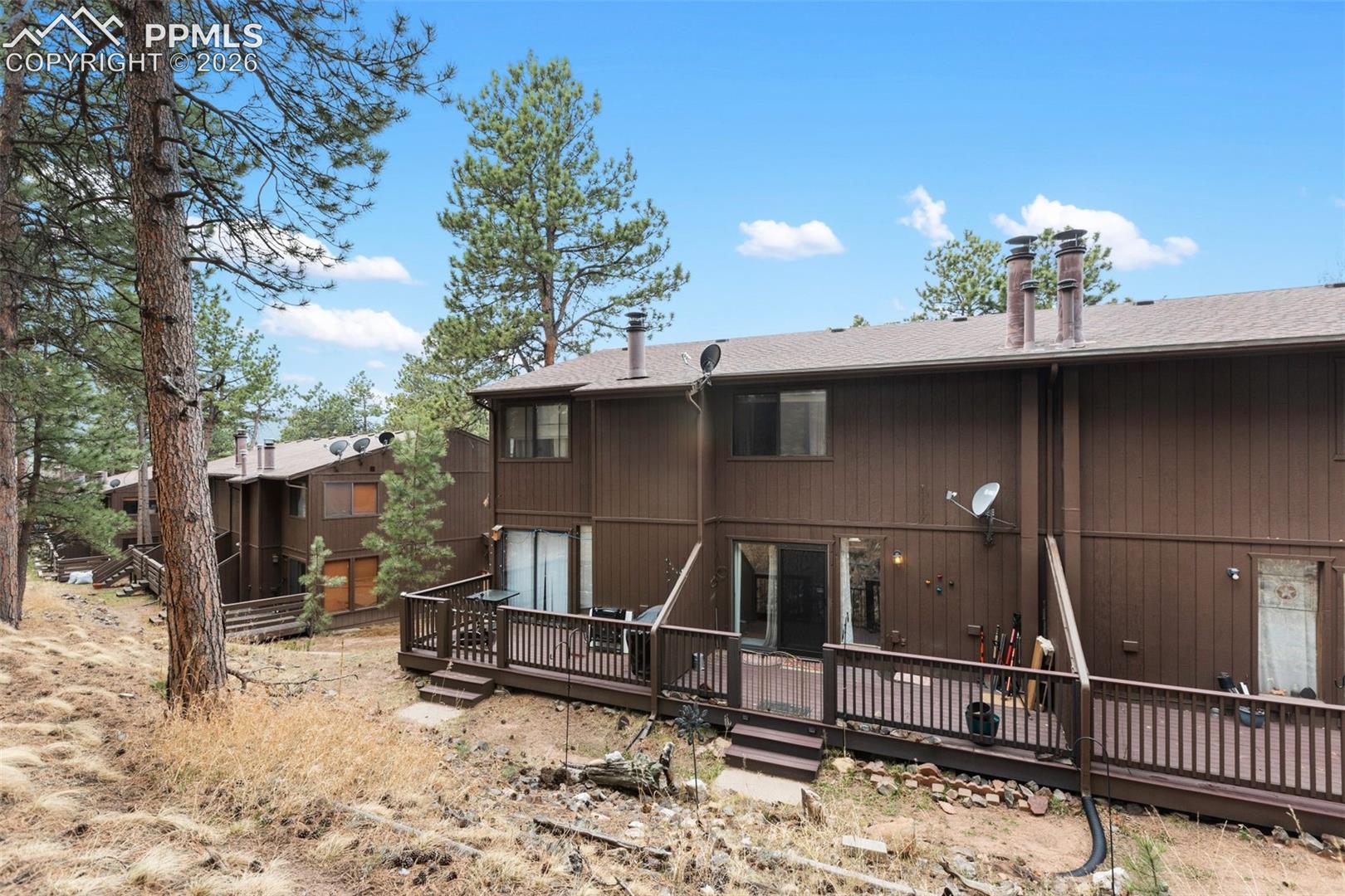560 Manor Court Unit: C
