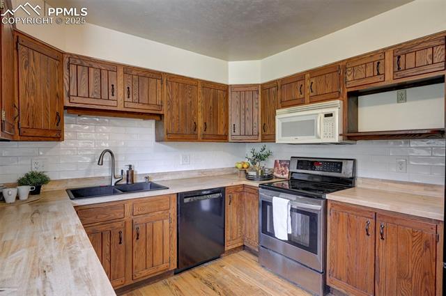 4665 Fox Road