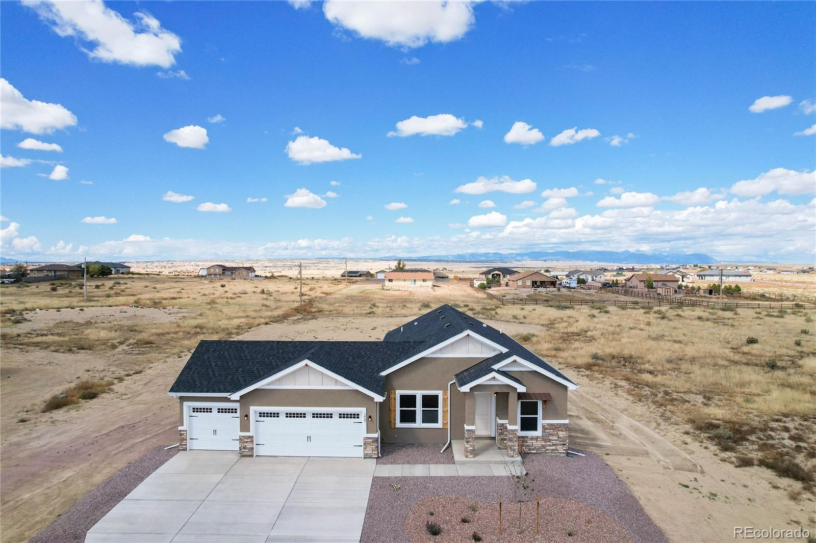 1437 N Chuckwagon Lane