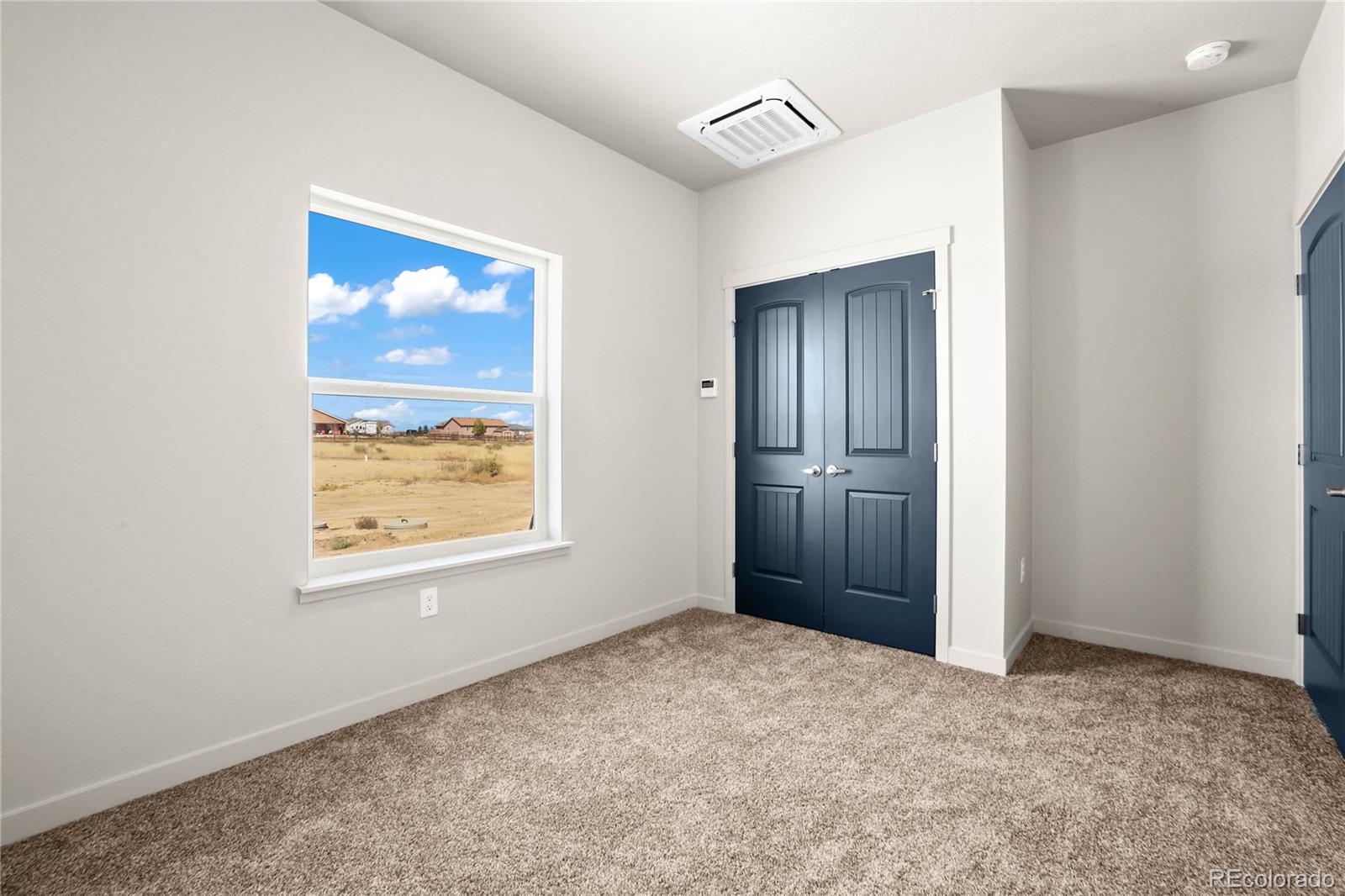 1437 N Chuckwagon Lane