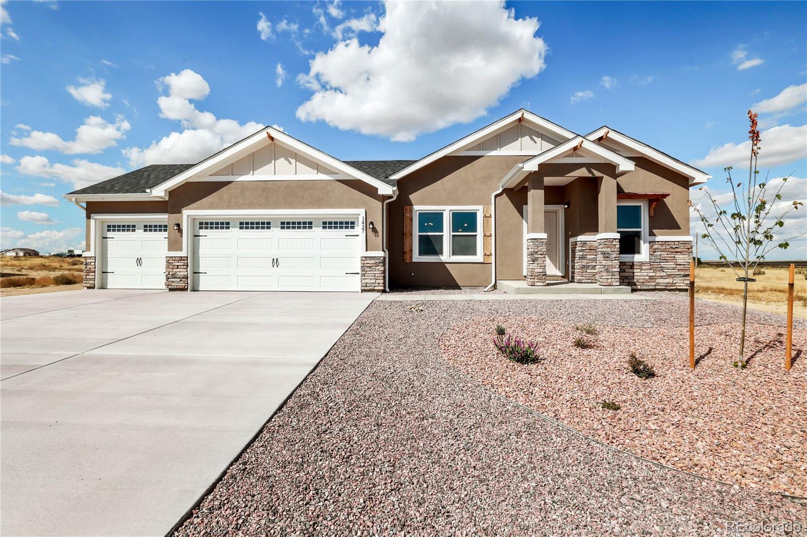 1437 N Chuckwagon Lane